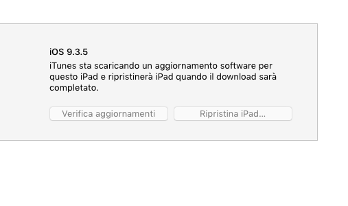 schermata iTunes durante il download dell'aggiornamento